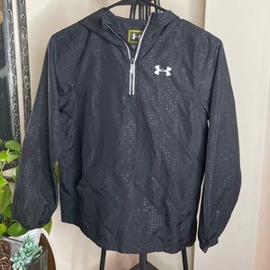 Light Weight Under Armour Pull Over